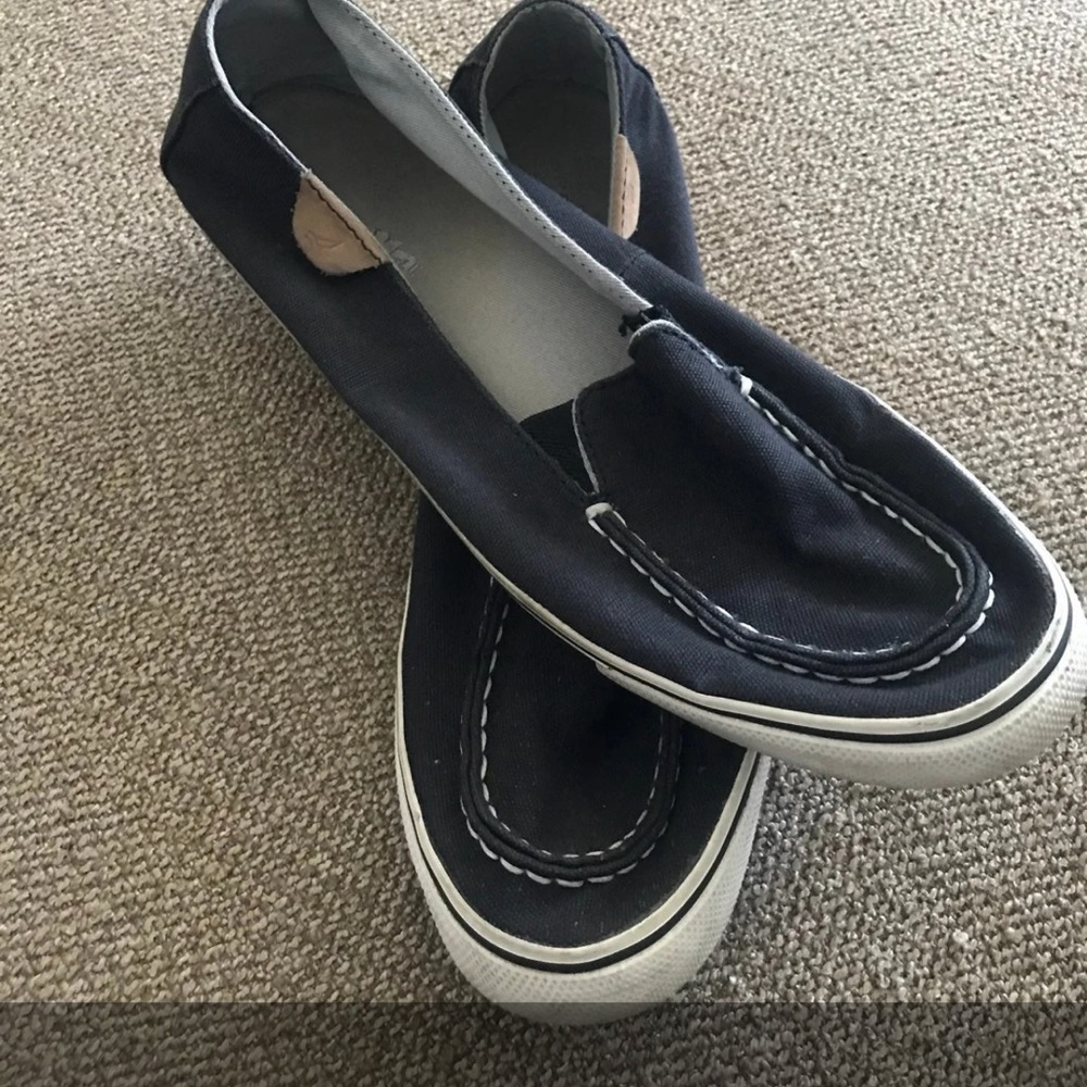 Sherry Women’s Casual Shoes blue and white